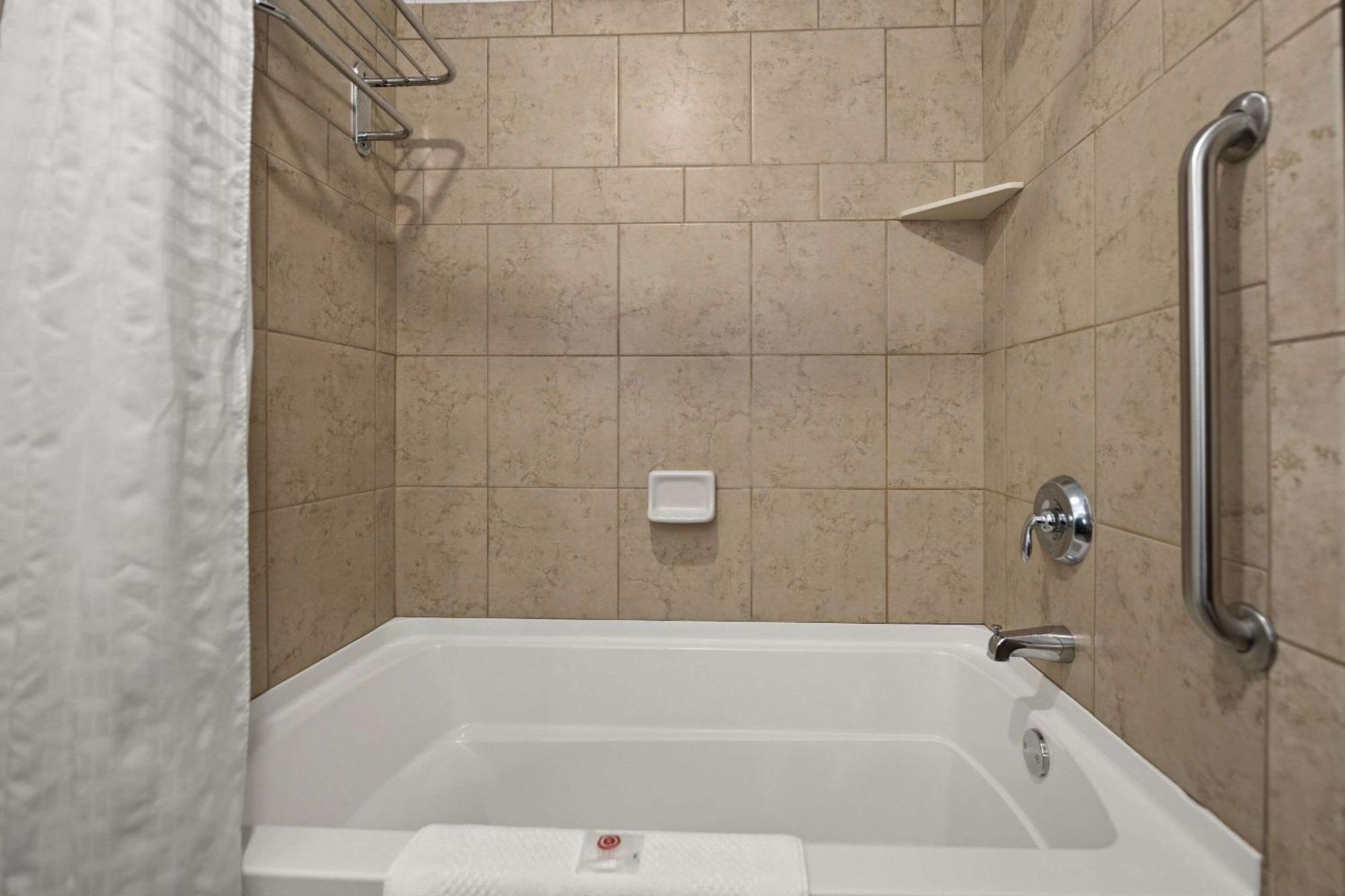 Comfort Suites Hudson I-94 Εξωτερικό φωτογραφία